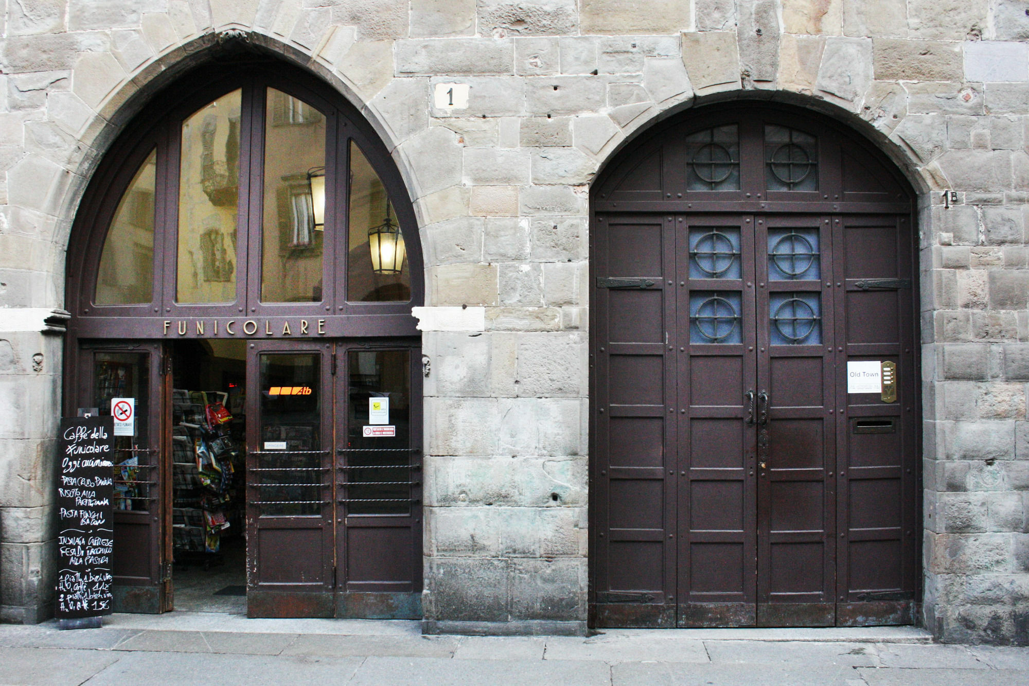 La Luna Blu In Old Town Bergamo Bagian luar foto