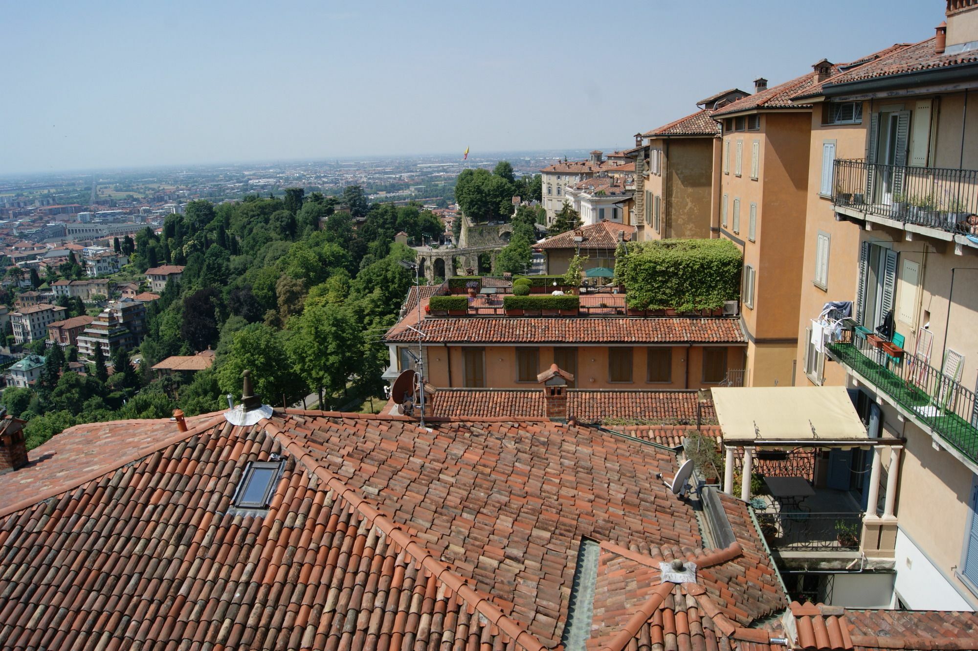 La Luna Blu In Old Town Bergamo Bagian luar foto